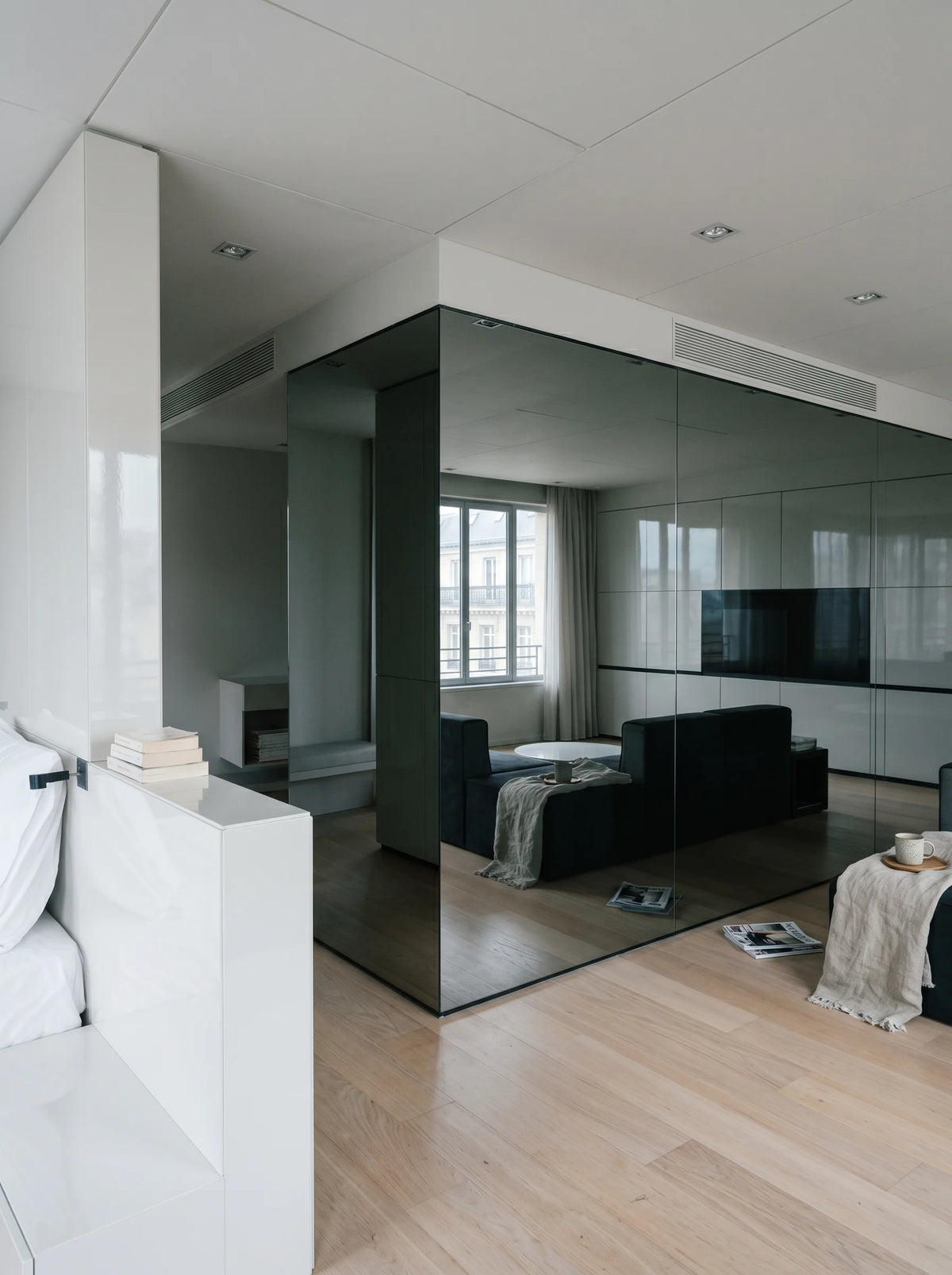 elamirror Studio